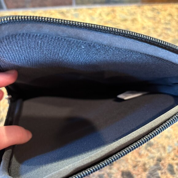 Case Logic Small Tablet Pouch Case Protector Sleeve Black See Measurements - Picture 4 of 4